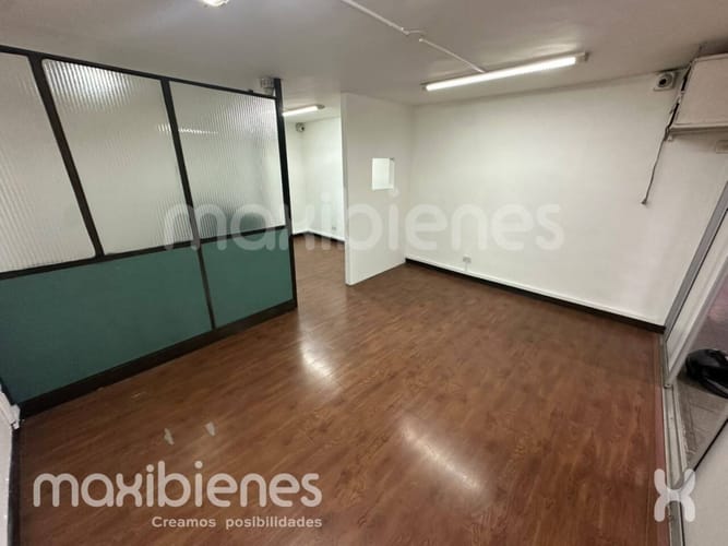 Oficina en arriendo en La Candelaria, Medellín, 30 m² · foto 3 de 9