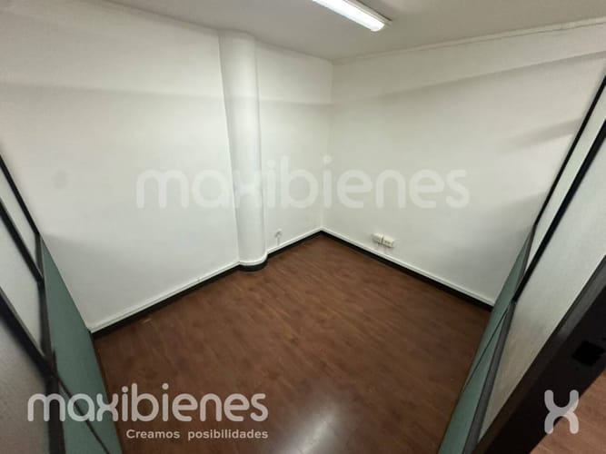 Oficina en arriendo en La Candelaria, Medellín, 30 m² · foto 6 de 9