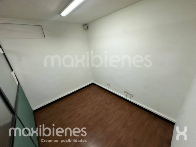 Oficina en arriendo en La Candelaria, Medellín, 30 m² · foto 8 de 9