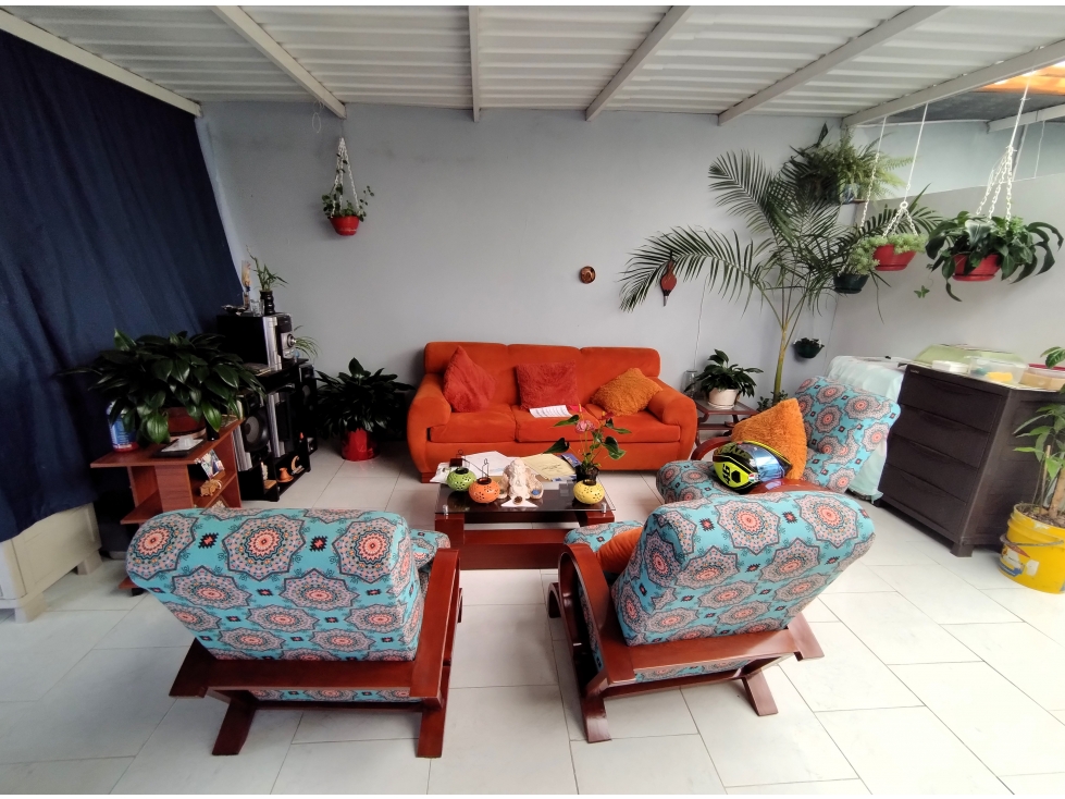 Casa en venta en La Comuna, Bogotá · foto 2 de 10