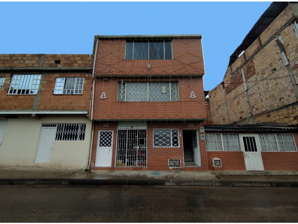 Casa en venta en La Comuna, Bogotá · foto 3 de 10