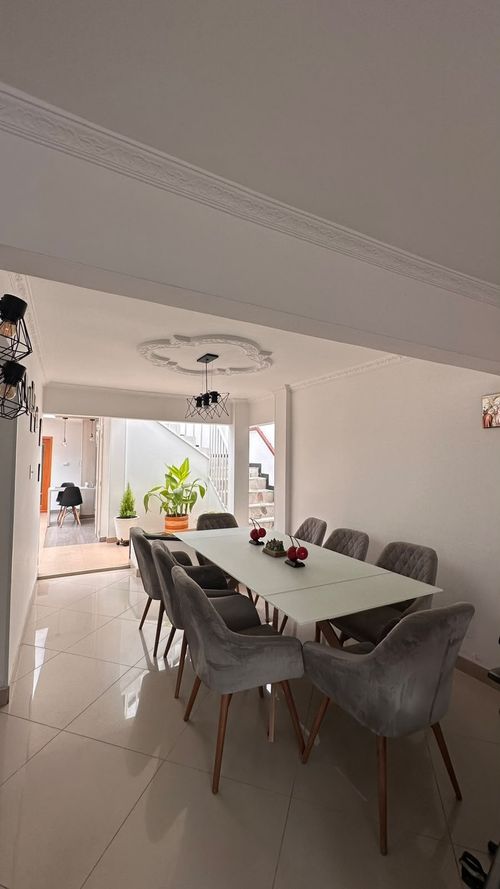Casa de 6 alcobas en venta en Echavarria, Madrid, 319 m² · foto 6 de 24
