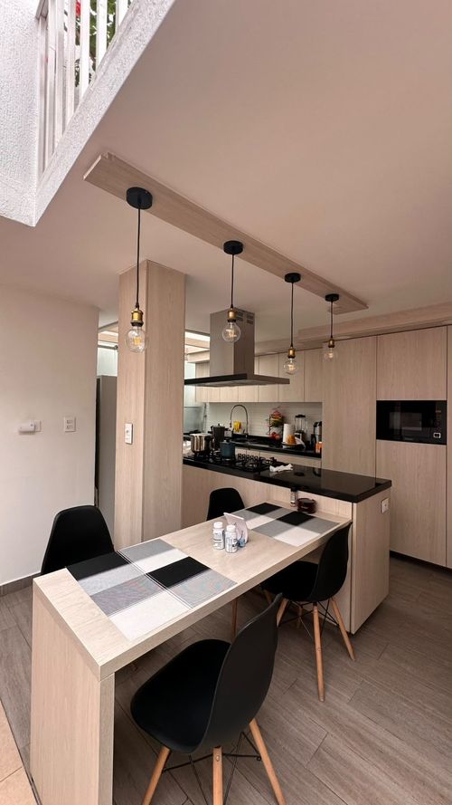 Casa de 6 alcobas en venta en Echavarria, Madrid, 319 m² · foto 8 de 24