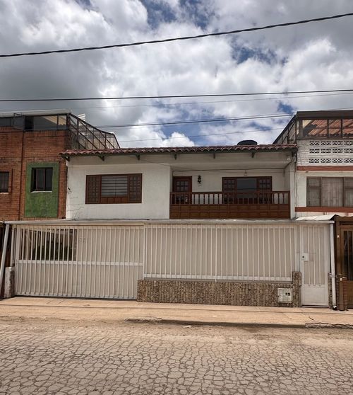 Casa de 6 alcobas en venta en Echavarria, Madrid, 319 m² · foto 2 de 24