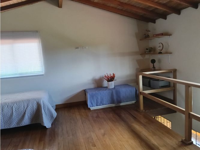 Casa de 3 alcobas en venta en Santa Elena, Medellín, 280 m² · foto 9 de 22