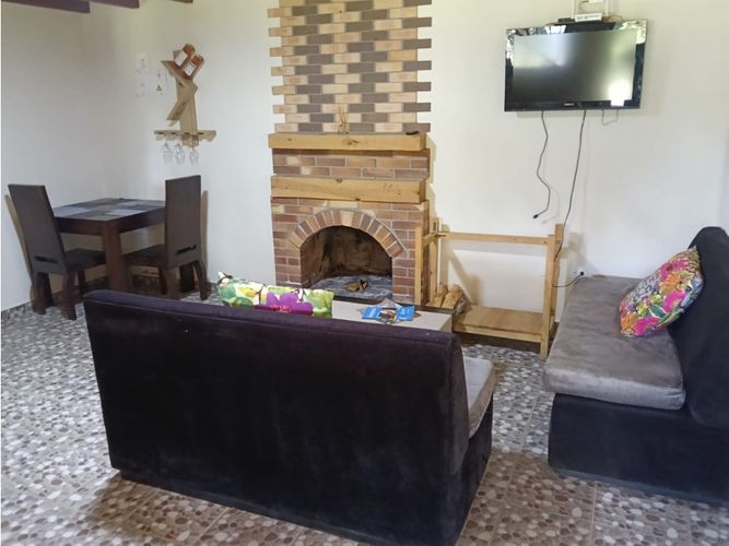 Casa de 3 alcobas en venta en Santa Elena, Medellín, 280 m² · foto 10 de 22