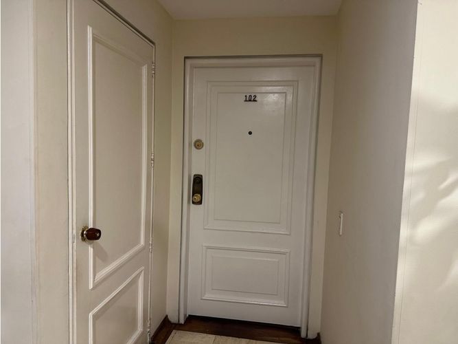 Apartamento de 3 alcobas en venta en Chico, Bogotá, 198 m² · foto 4 de 24
