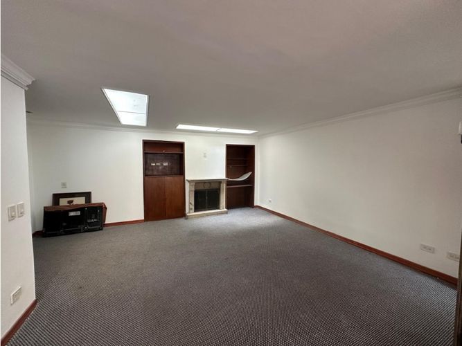 Apartamento de 3 alcobas en venta en Chico, Bogotá, 198 m² · foto 6 de 24