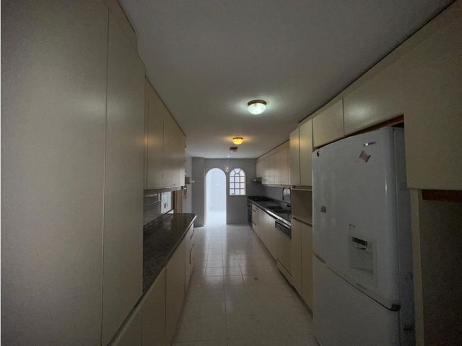 Apartamento de 3 alcobas en venta en Chico, Bogotá, 198 m² · foto 10 de 24