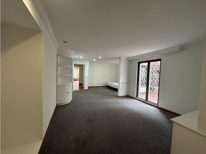 Apartamento de 3 alcobas en venta en Chico, Bogotá, 198 m² · foto 21 de 24