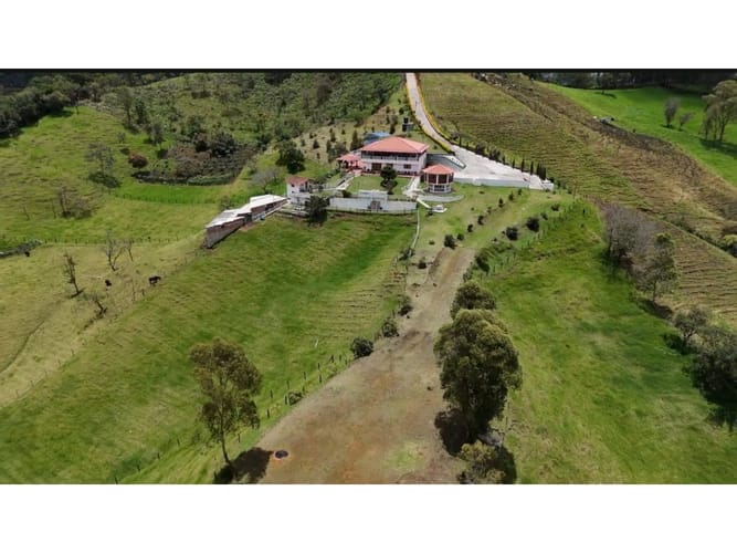 Finca en venta en La Mejia, Guarne, 1150 m² · foto 16 de 17