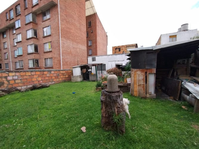 Casa de 6 alcobas en venta en Los Cerezos, Bogotá, 393 m² · foto 5 de 19