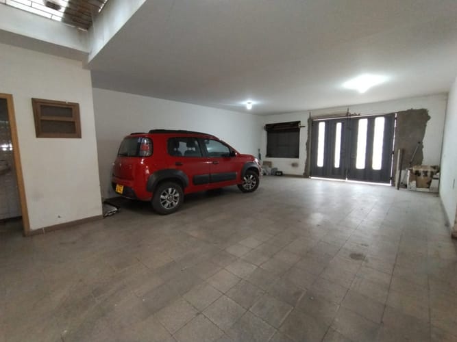 Casa de 6 alcobas en venta en Los Cerezos, Bogotá, 393 m² · foto 9 de 19