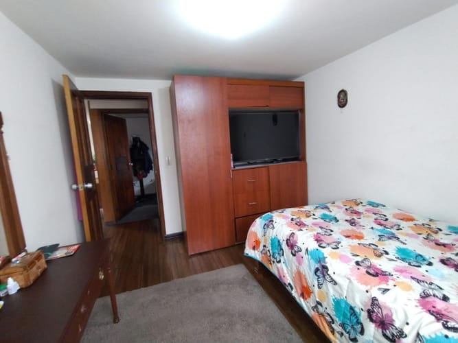 Casa de 6 alcobas en venta en Los Cerezos, Bogotá, 393 m² · foto 11 de 19