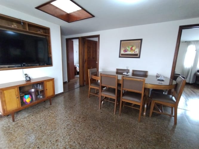 Casa de 6 alcobas en venta en Los Cerezos, Bogotá, 393 m² · foto 14 de 19