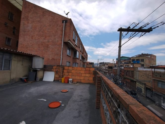 Casa de 6 alcobas en venta en Los Cerezos, Bogotá, 393 m² · foto 17 de 19