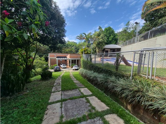 Casa de 6 alcobas en venta en La Buitrera, Cali, 532 m² · foto 2 de 24