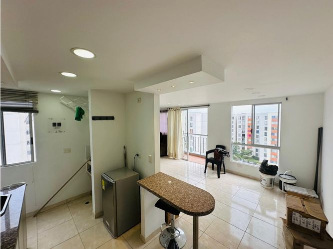 Apartamento de 2 alcobas en venta en Cr. Los Naranjos, Jamundí, 63 m² · foto 2 de 23