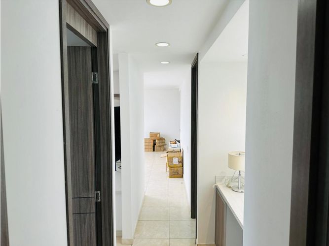 Apartamento de 2 alcobas en venta en Cr. Los Naranjos, Jamundí, 63 m² · foto 8 de 23