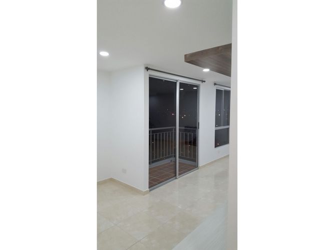 Apartamento de 2 alcobas en venta en Cr. Los Naranjos, Jamundí, 63 m² · foto 10 de 23