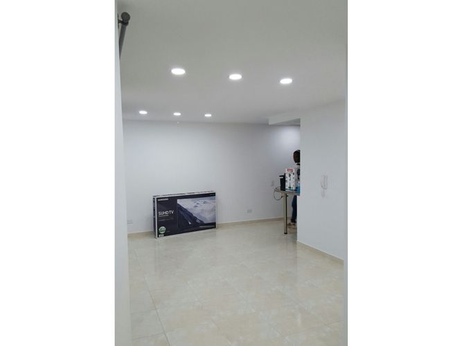 Apartamento de 2 alcobas en venta en Cr. Los Naranjos, Jamundí, 63 m² · foto 12 de 23