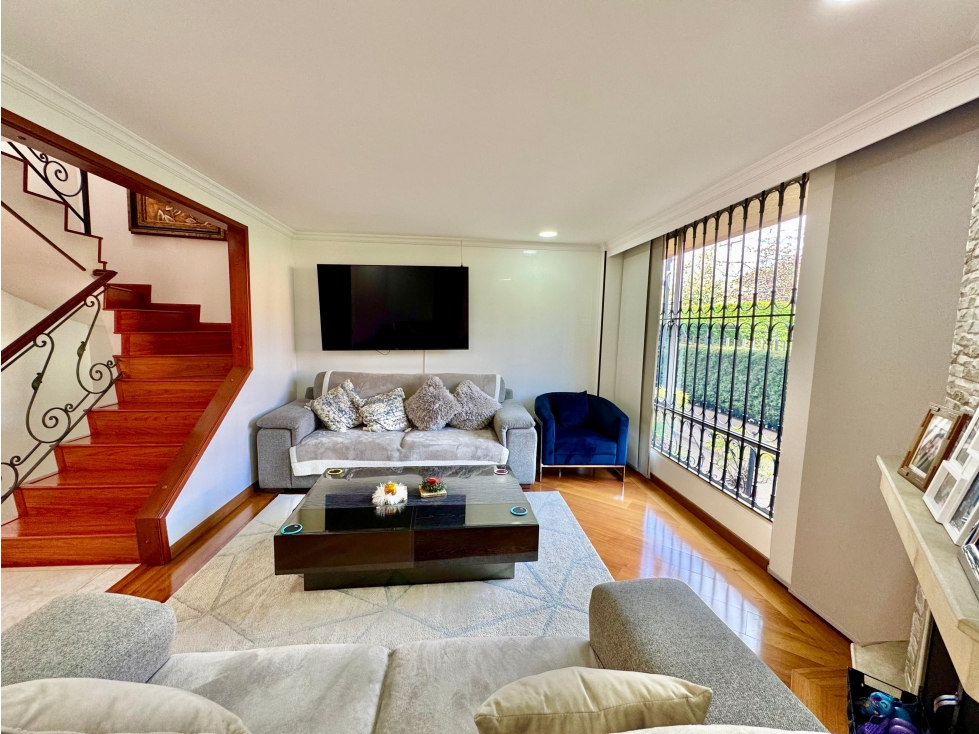 Casa en venta en Colina Campestre, Bogotá · foto 2 de 24
