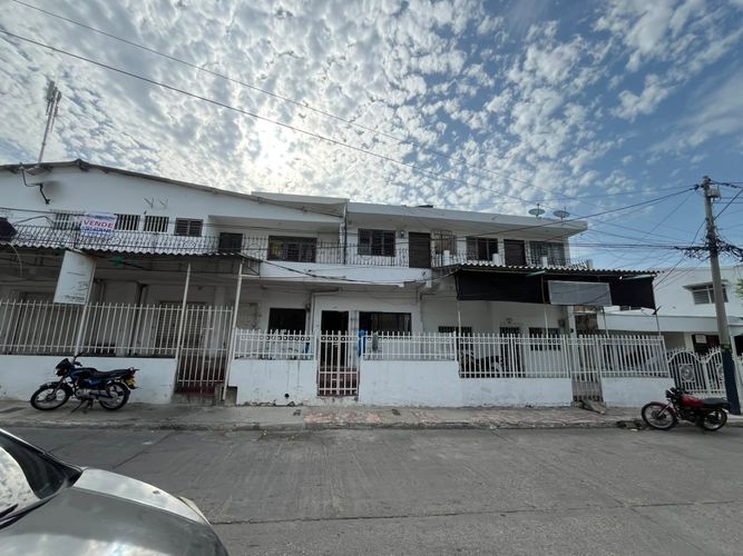 Casa de 12 alcobas en venta en Republica Del Libano, Cartagena, 480 m² · foto 2 de 23