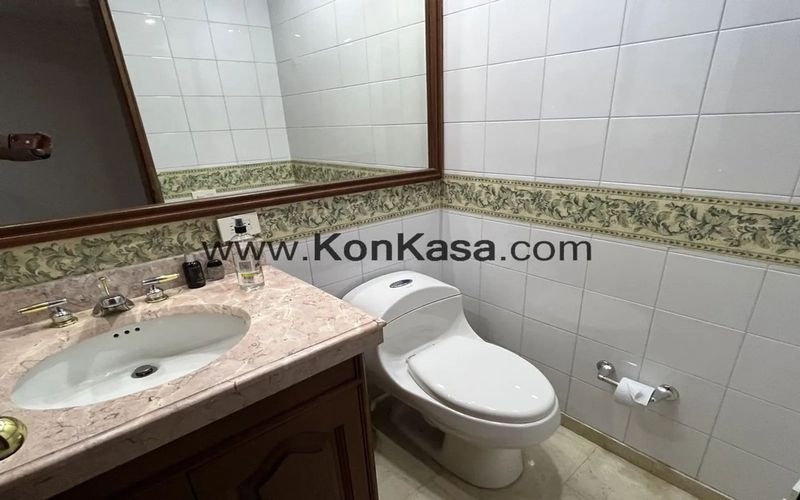 Apartamento de 4 alcobas en venta en Los Rosales, Bogotá, 242 m² · foto 17 de 24