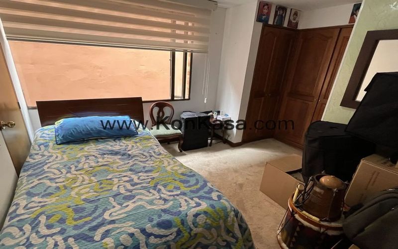 Apartamento de 4 alcobas en venta en Los Rosales, Bogotá, 242 m² · foto 14 de 24