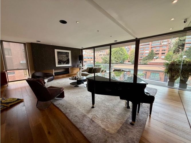 Apartamento de 3 alcobas en venta en Los Rosales, Bogotá, 326 m² · foto 3 de 13