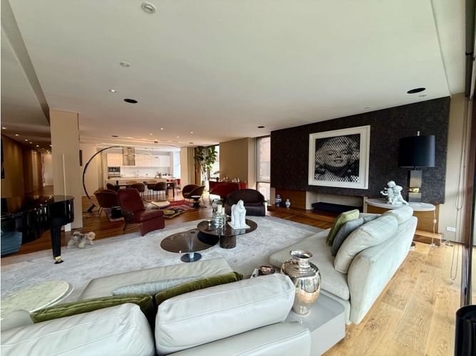 Apartamento de 3 alcobas en venta en Los Rosales, Bogotá, 326 m² · foto 4 de 13