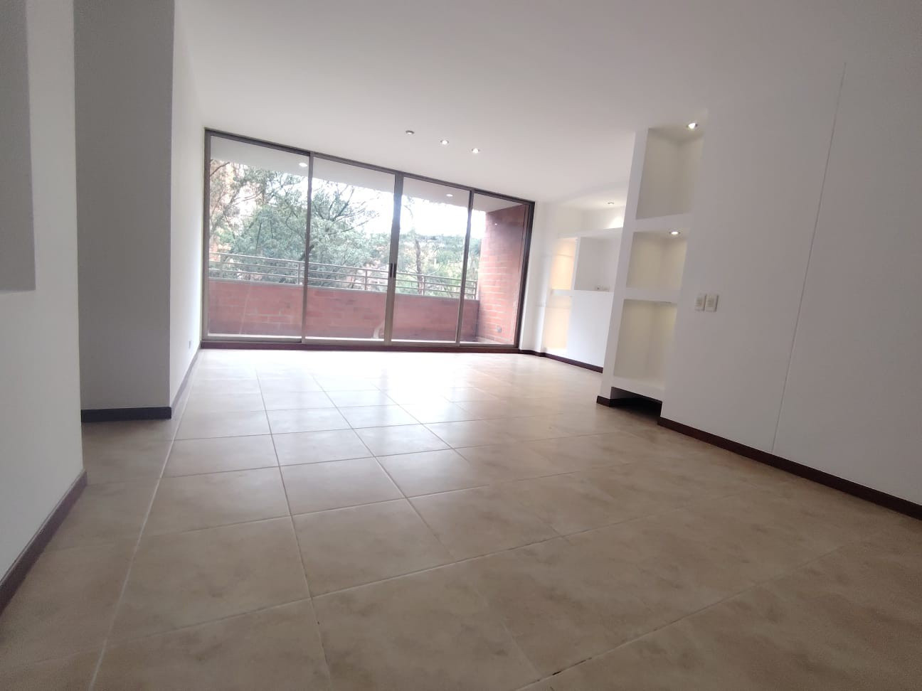Apartamento en venta en La Frontera, Envigado · foto 3 de 24