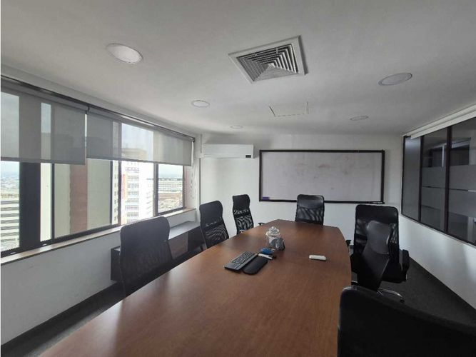 Oficina en arriendo en San Pedro, Cali, 362 m² · foto 21 de 24
