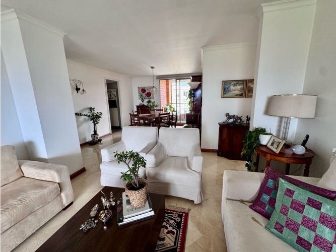 Apartamento de 3 alcobas en venta en El Diamante No. 2, Medellín, 128 m² · foto 5 de 24
