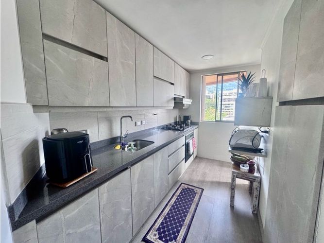 Apartamento de 3 alcobas en venta en El Diamante No. 2, Medellín, 128 m² · foto 11 de 24