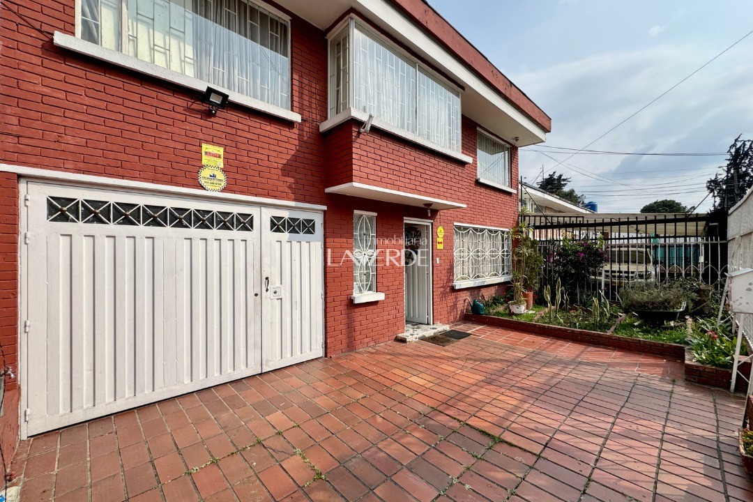 Casa en venta en Barrios Unidos, Bogotá · foto 2 de 24