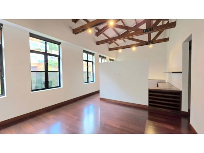 Studio for rent in Los rosales, Bogotá