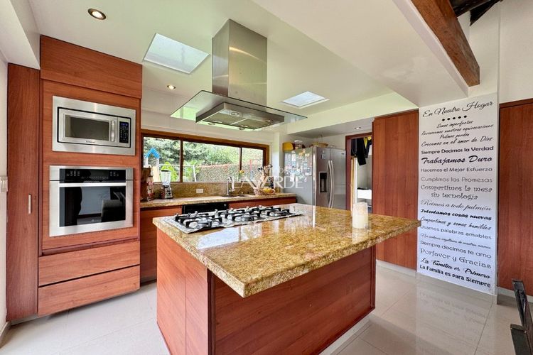 Casa de 3 alcobas en venta en San Jose De Bavaria, Bogotá, 260 m² · foto 10 de 24