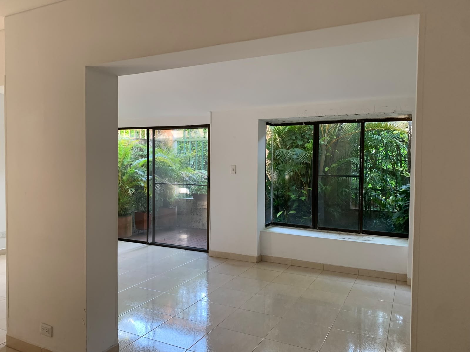 Casa de 4 habitaciones en venta en Ciudad Jardin, Cali — imagen 1 de 20