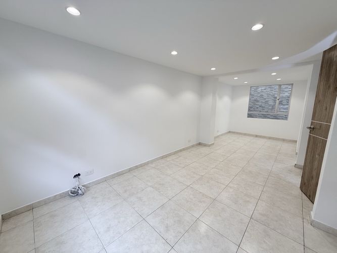 Casa de 3 alcobas en venta en Conjunto Residencial Villas De Alcala, Madrid, 92 m² · foto 2 de 14
