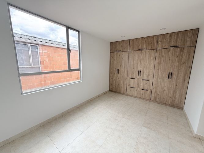 Casa de 3 alcobas en venta en Conjunto Residencial Villas De Alcala, Madrid, 92 m² · foto 11 de 14
