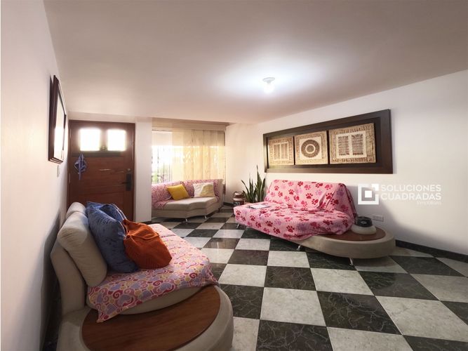 Casa de 3 alcobas en venta en Centro, Sopó, 220 m² · foto 4 de 14