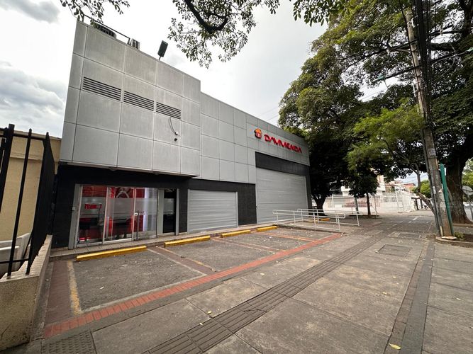 Local en venta en Departamental, Cali, 190 m² · foto 2 de 2