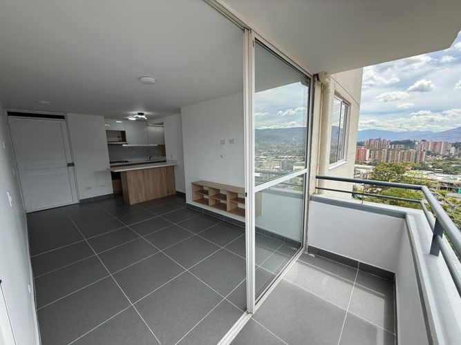 Apartamento de 3 alcobas en venta en Viviendas Del Sur, Itagüí, 55 m² · foto 8 de 14