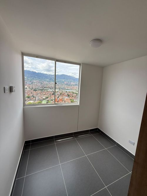 Apartamento de 3 alcobas en venta en Viviendas Del Sur, Itagüí, 55 m² · foto 12 de 14