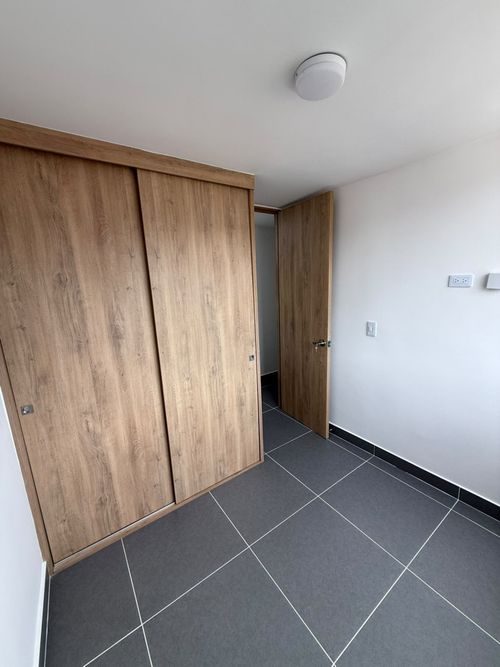 Apartamento de 3 alcobas en venta en Viviendas Del Sur, Itagüí, 55 m² · foto 13 de 14