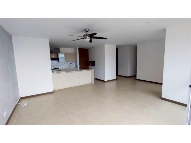 Apartamento de 3 alcobas en arriendo en Loma De Los Gonzalez, Medellín, 100 m² · foto 2 de 24
