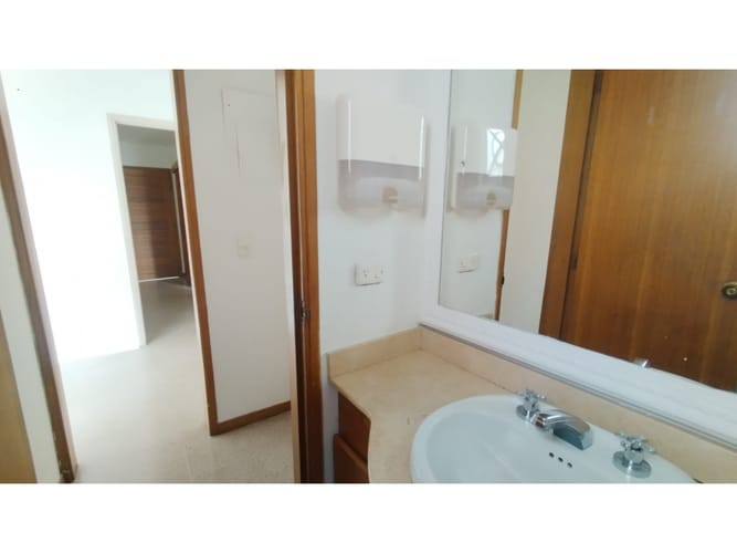 Consultorio en venta en La Mota, Medellín, 73 m² · foto 10 de 20
