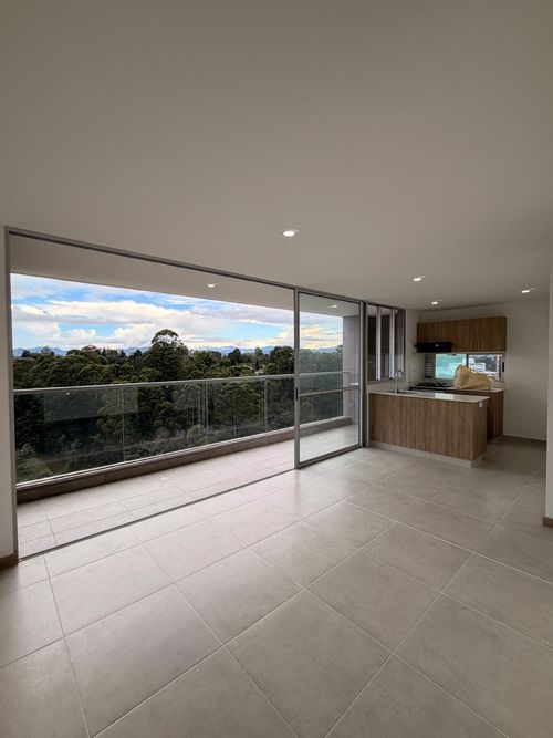 Apartamento de 3 alcobas en venta en Centro, Rionegro, 78 m² · foto 2 de 14