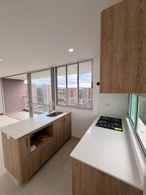 Apartamento de 3 alcobas en venta en Centro, Rionegro, 78 m² · foto 6 de 14